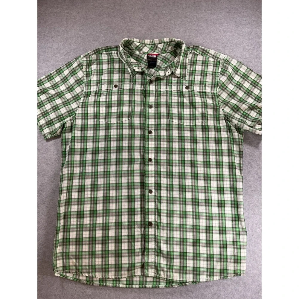The North Face Mens XL Green Plaid Short Sleeve Button Up Hiking Shirt 1794